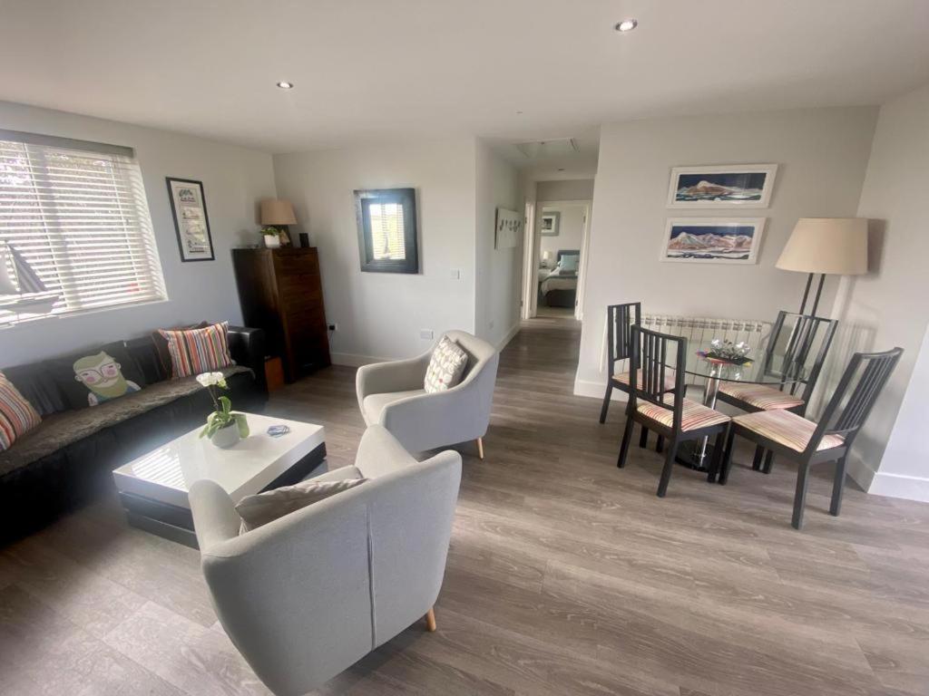 2 Bedroom Cottage Sleeps 4, With Pool Use, Sennen Exterior foto
