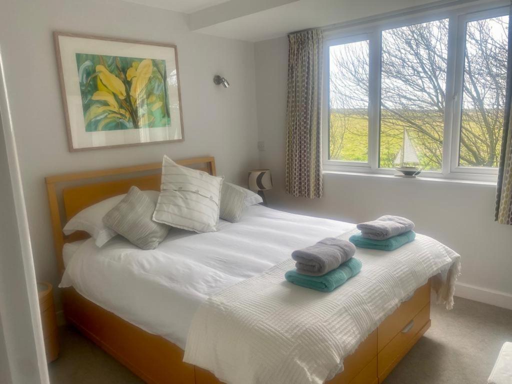 2 Bedroom Cottage Sleeps 4, With Pool Use, Sennen Exterior foto