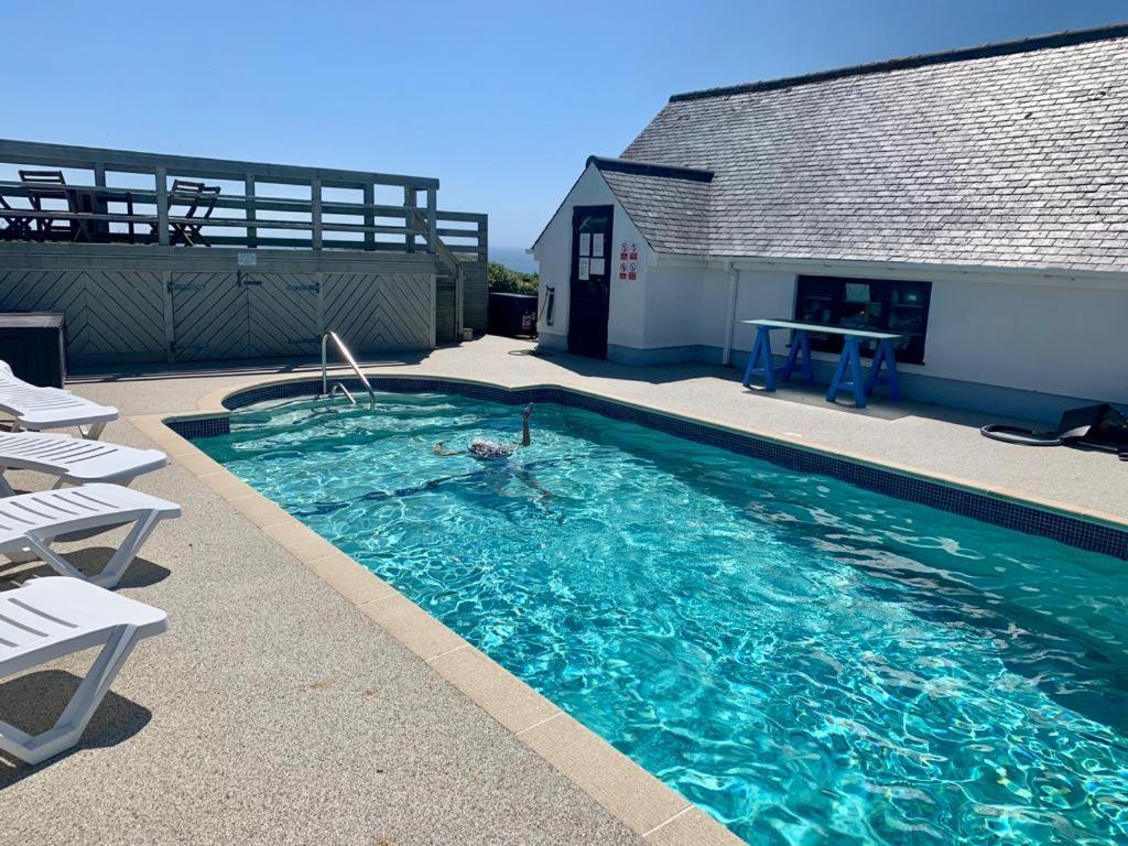 2 Bedroom Cottage Sleeps 4, With Pool Use, Sennen Exterior foto